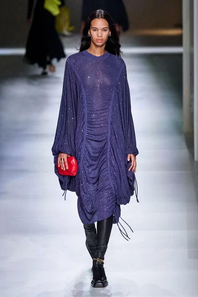 Look 27